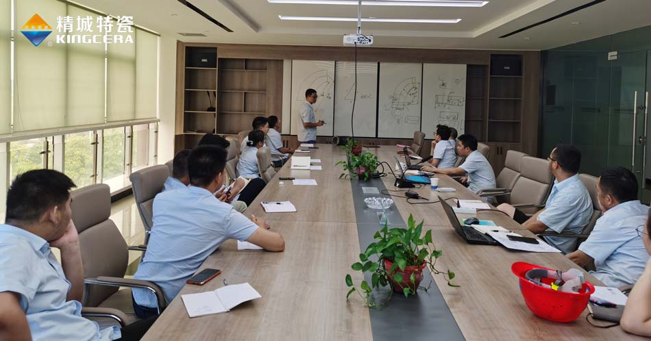 强化专业技术，提高服务水平  营销部发展业务技术培训